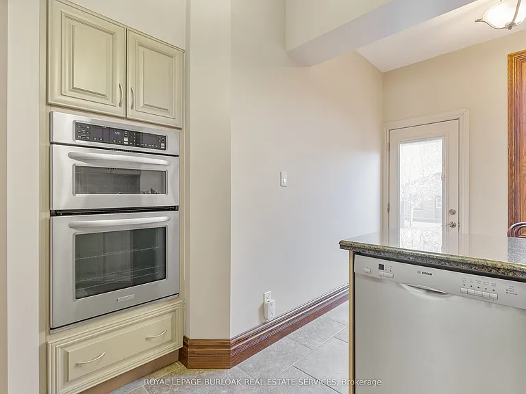 107 Catharine St S #MAIN FLR — Photo 14