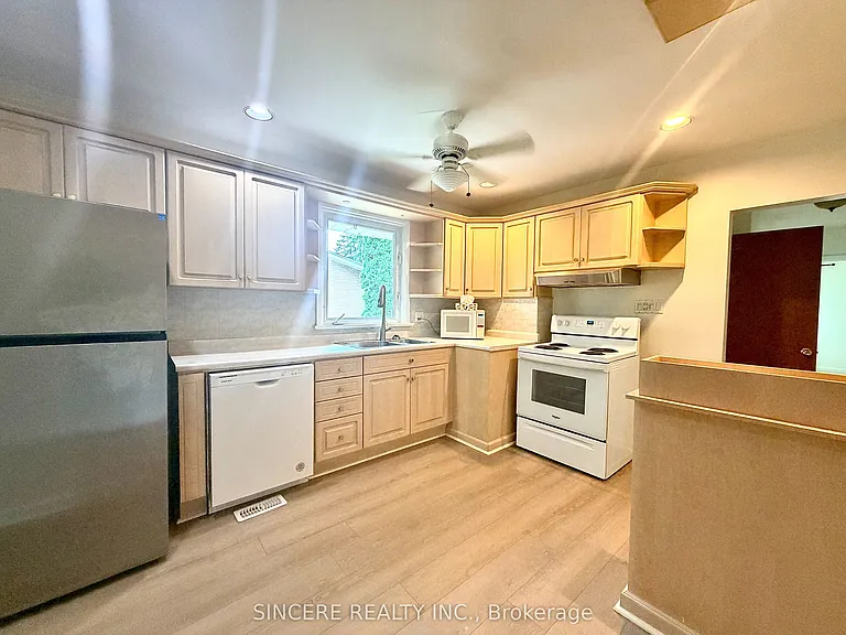 36 Sumner Heights Dr — Photo 2