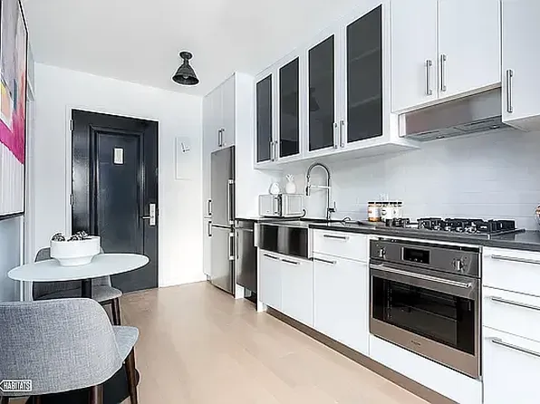 29-10 Broadway #3L, Astoria, NY 11106
