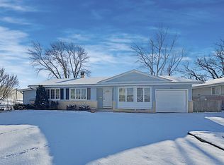 605 Lindale St, Palatine, IL 60007