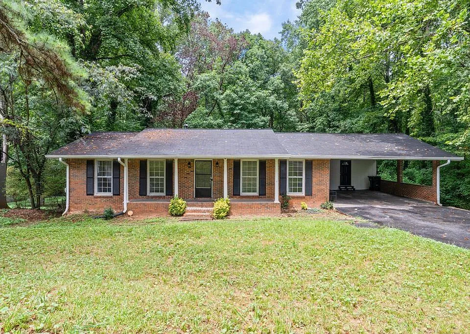 246 Barbara Ln SW