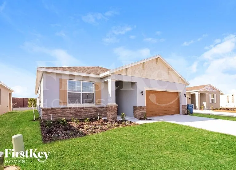 332 Corbel Ln — Photo 2