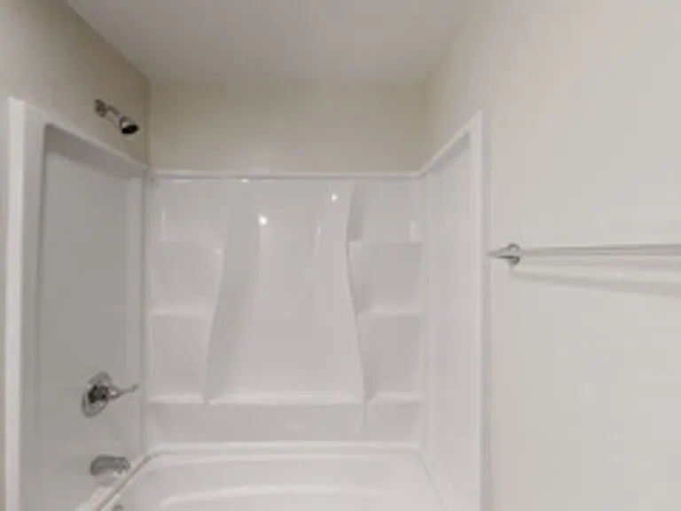 906 E Roma Ave — Photo 19