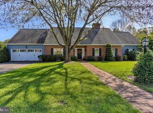 4 Pond Ridge Ln, Hanover, PA 17331