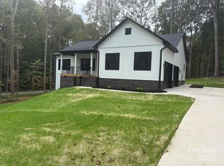 2 Pickett Ave, Spencer, NC 28159