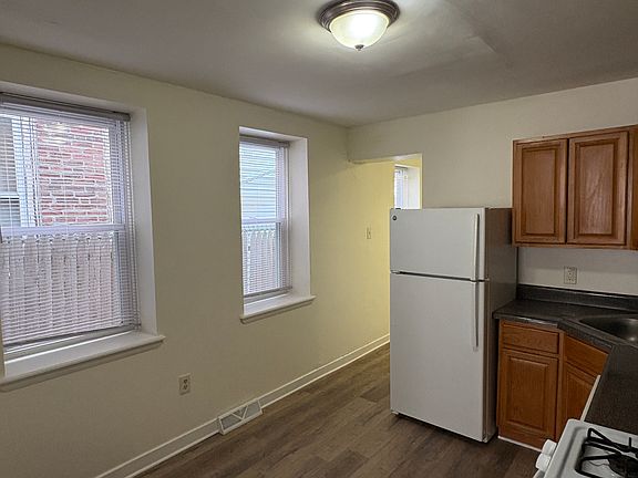 5th image of 78 E Garfield St