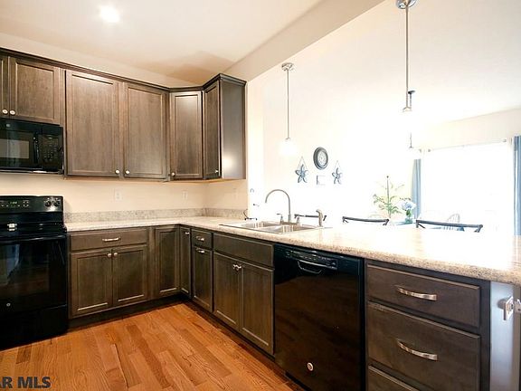 5th image of 142 Rosewood Cv