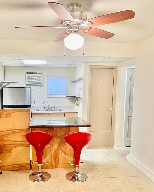 215 Princeton Dr SE - Unit C — Photo 2