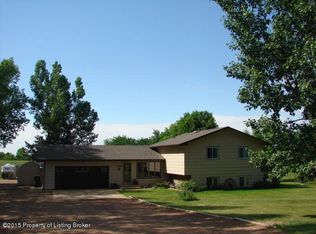 1366 37th St E, Dickinson, ND 58601