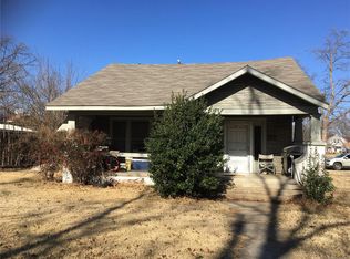 704 W Locust St, Durant, OK 74701