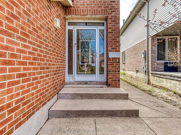 2nd image of 3390 Chartrand Cres