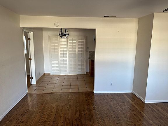4th image of 2640 Cardinal Ct