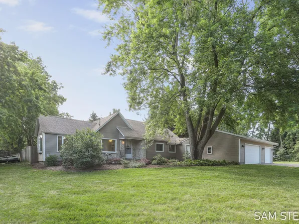 6780 Northland Dr NE, Rockford, MI 49341