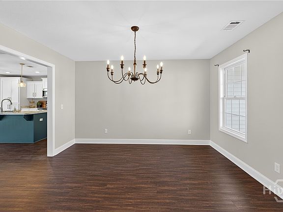 4th image of 303 Tallulah Bend