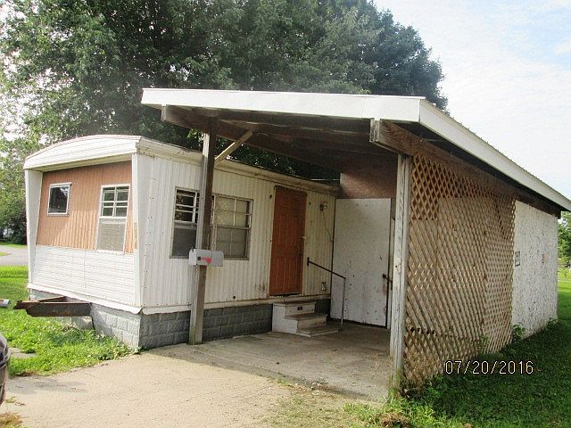 2nd image of 1116 Maple St
