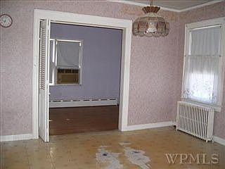 5th image of 14 Greystone Pl