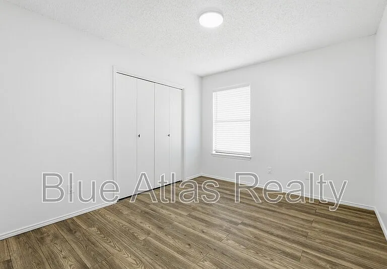 6340 Mark Ct — Photo 10