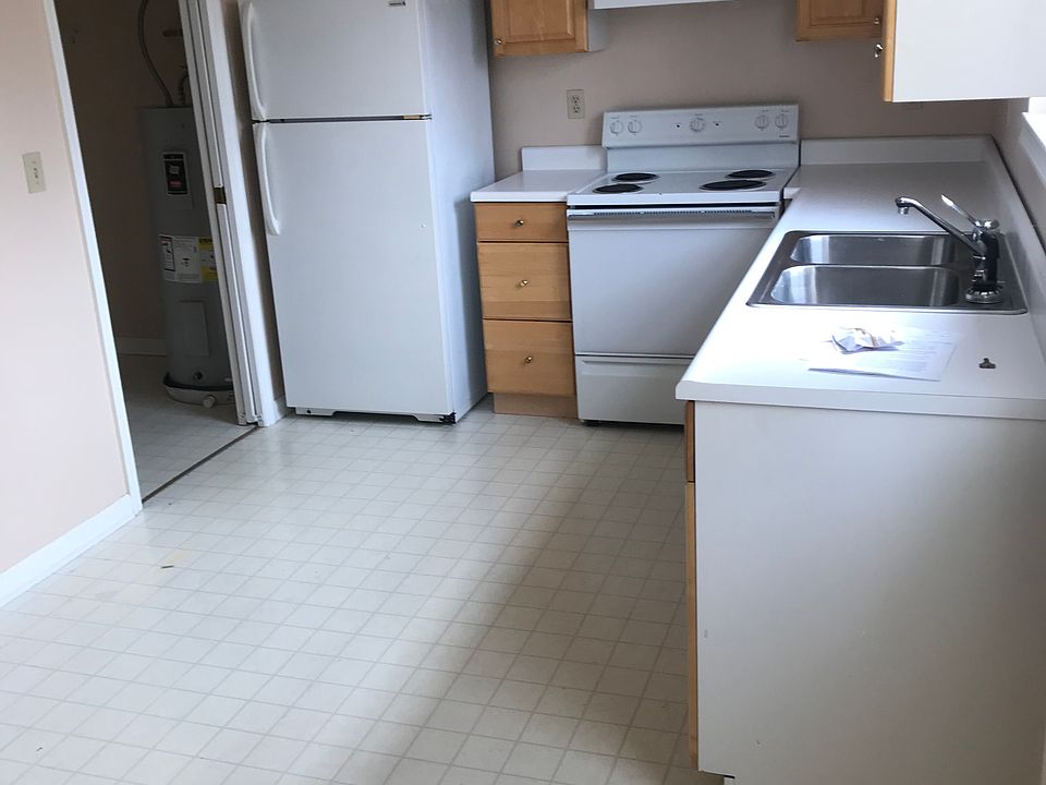 1st image of 220 Pepperhill Dr