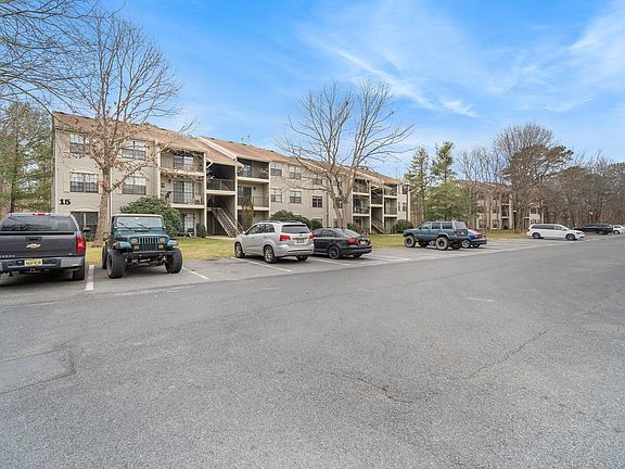 2nd image of 159 Sussex Pl #159