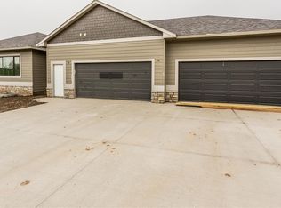 824 N Anthem Dr, Sioux Falls, SD 57110