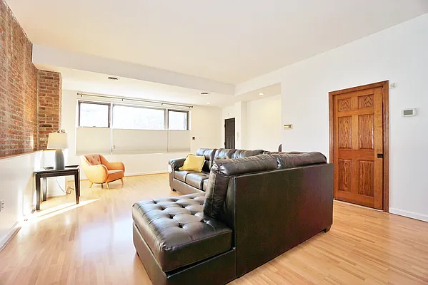 Sold by R New York | media 5