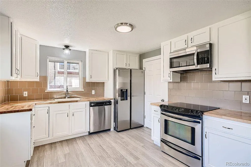 2 bed, 1000 sqft, $2,200 — Photo 4