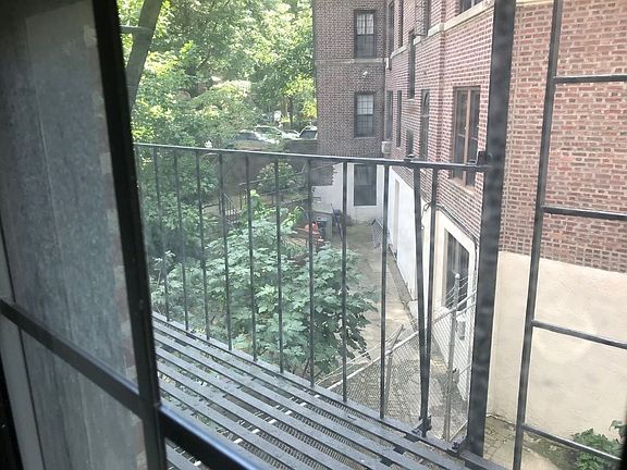 4th image of 6 Burns St APT 119