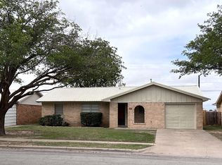 1002 Dover Ave, Lubbock, TX 79416