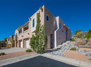 862 Viento Segundo Dr, Santa Fe, NM 87501