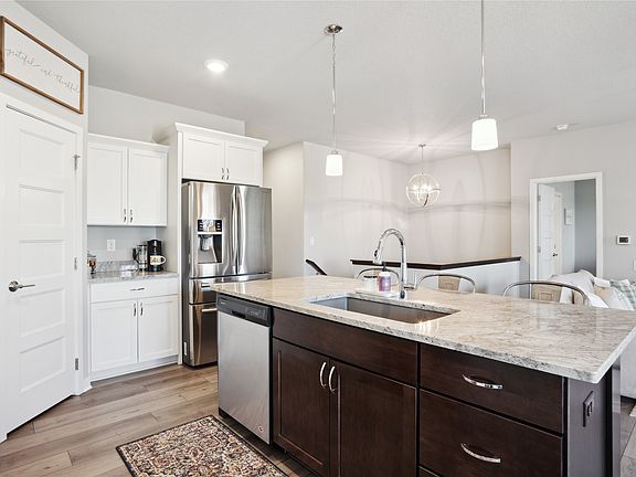 4th image of 721 Pinehurst Way