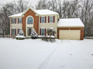 5487 Schueller Blvd, Sheffield Village, OH 44054