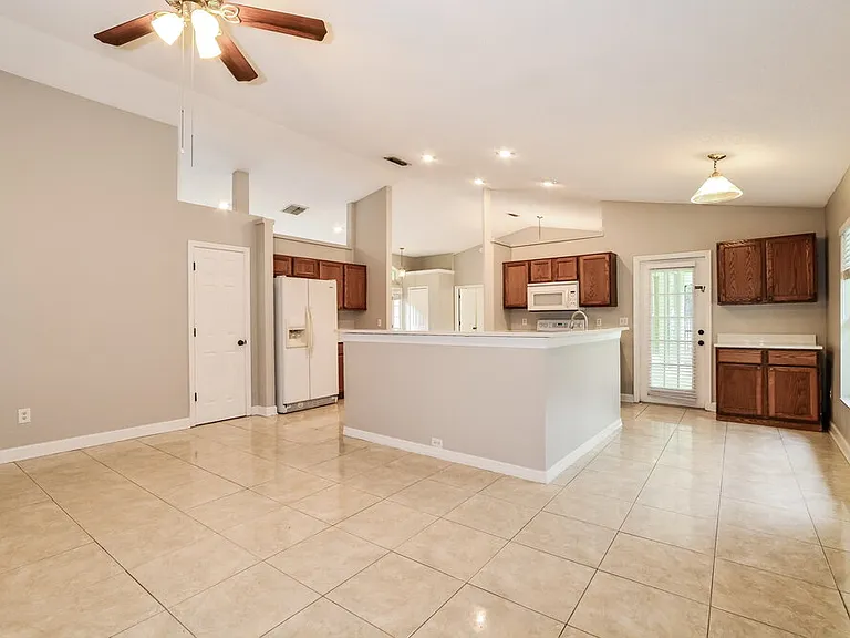 104 W Frederick Ave — Photo 3
