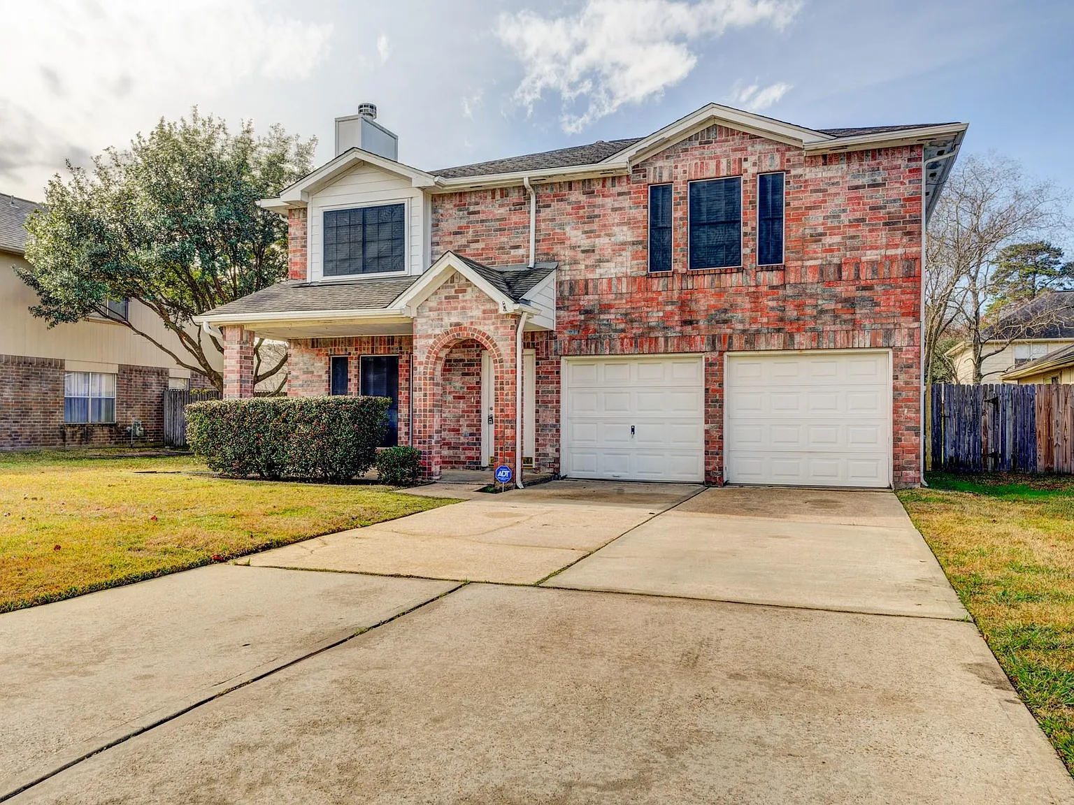 3 bed, 2.5 bath, 2166 sqft, $1,950 — Photo 2