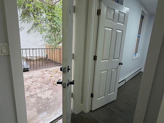 2nd image of 2288 Beaumont Ave #Q