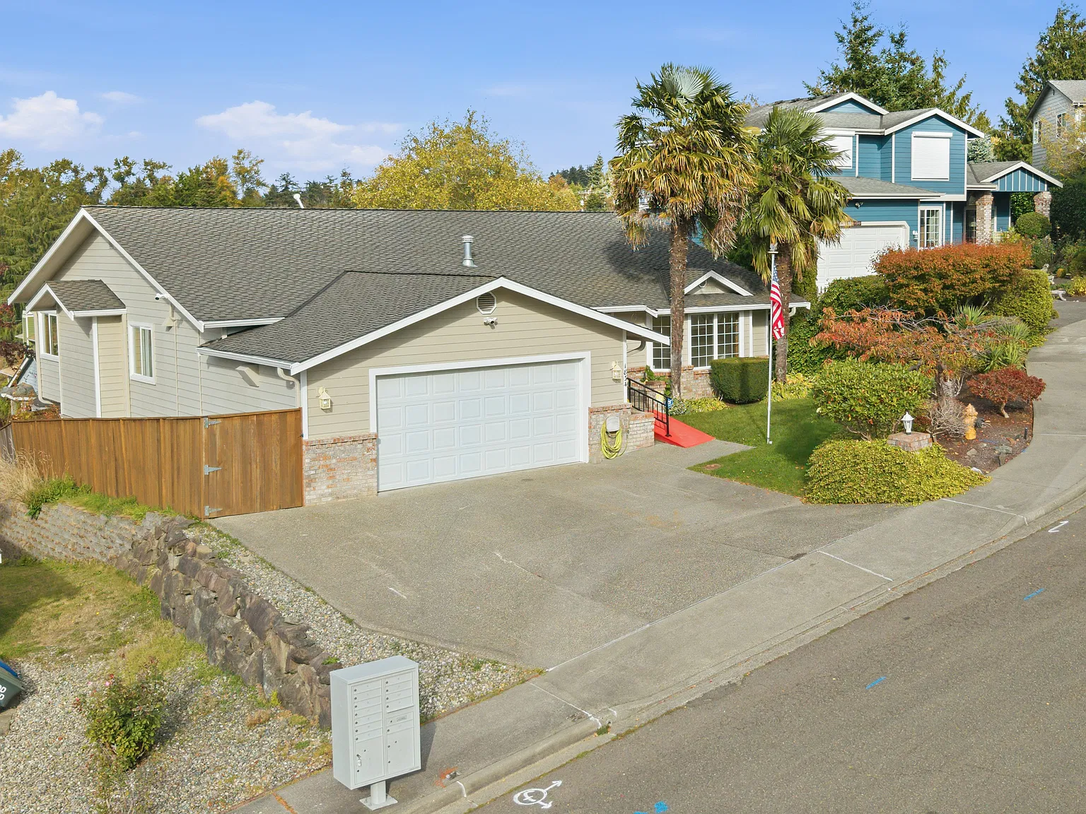 3 bed, 1910 sqft, $3,500 — Photo 2