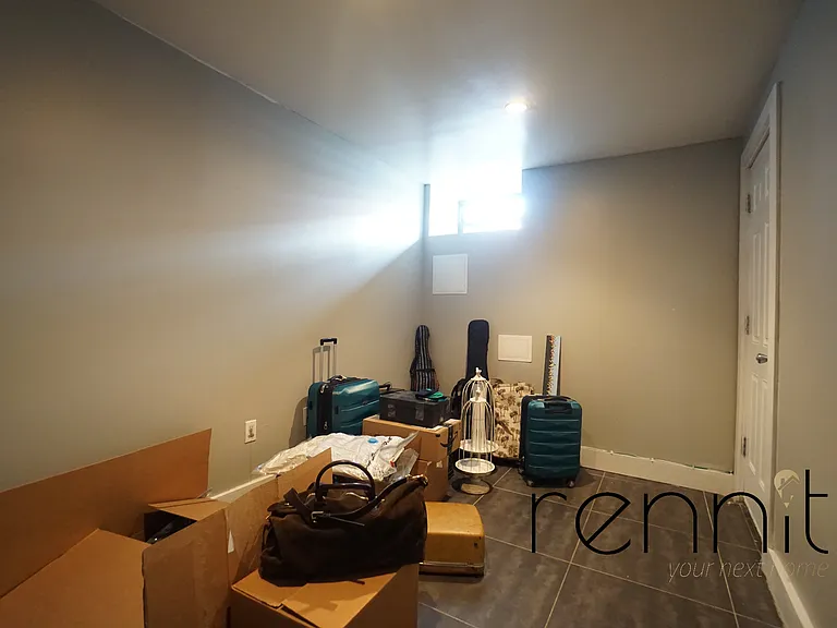 914 Hart St #1R — Photo 14