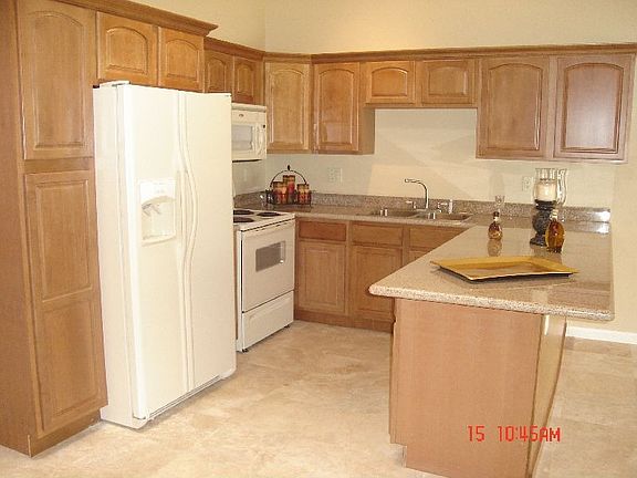 kitchen has breakfast nook