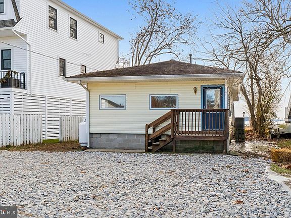 3rd image of 247 Conestoga St