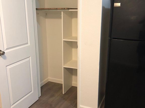 3rd image of 326 E Vine Cir #202