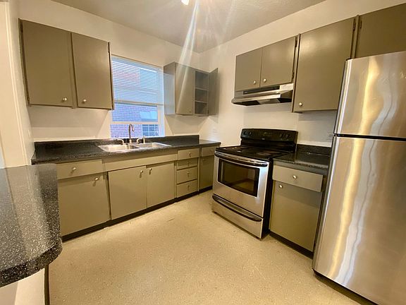 4th image of 622 1st Ave W APT 301