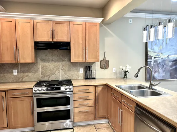 (undisclosed Address), Orchard Park, NY 14127