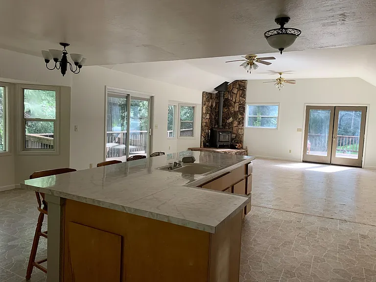 3251 Lake Ave — Photo 12