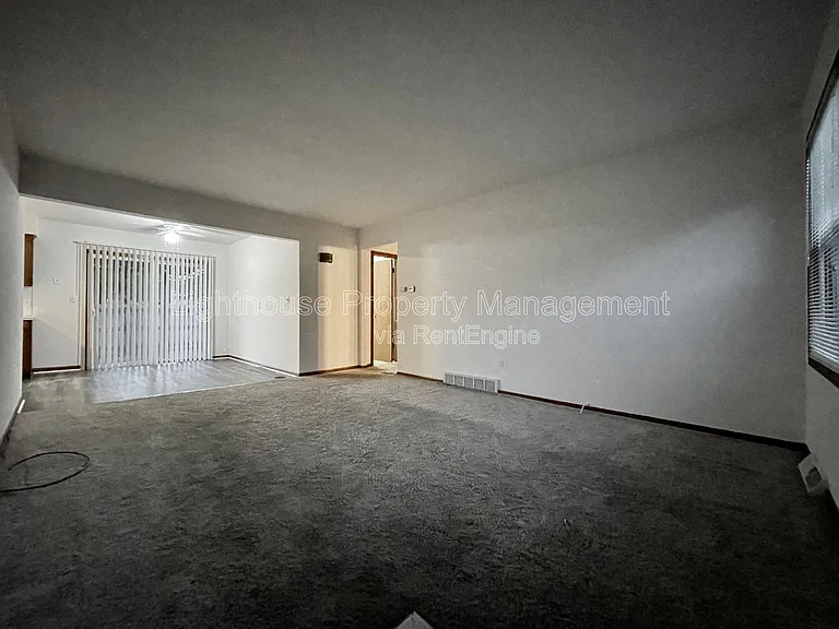1348 Carriage Hill Dr SE — Photo 7