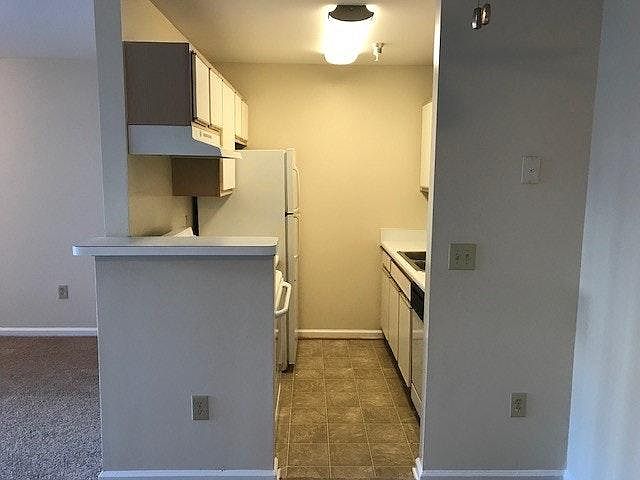 1st image of 43 White Pine Cir APT 100