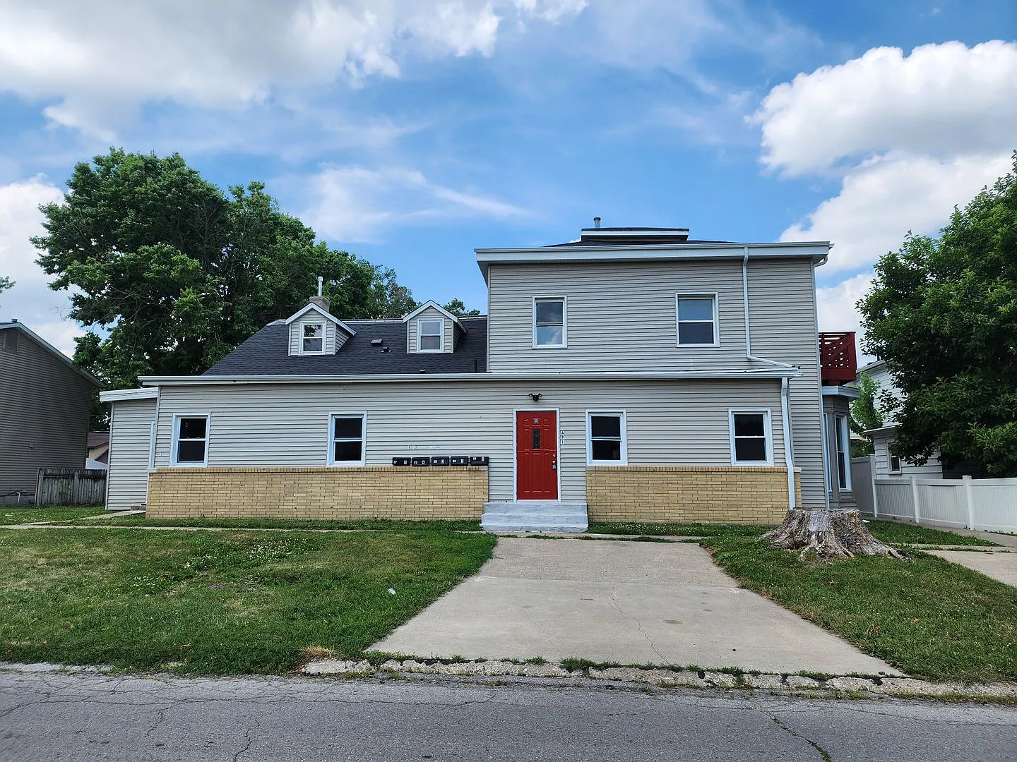 613 E Robinson St — Photo 1