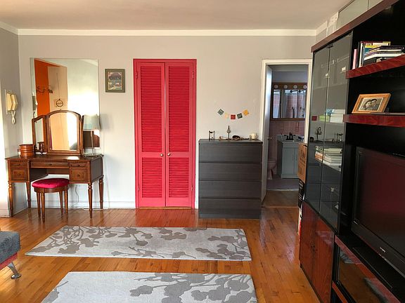 4th image of 1717 E 18th St APT 6G