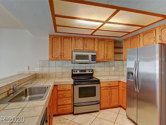 3rd image of 3391 Pavlo St