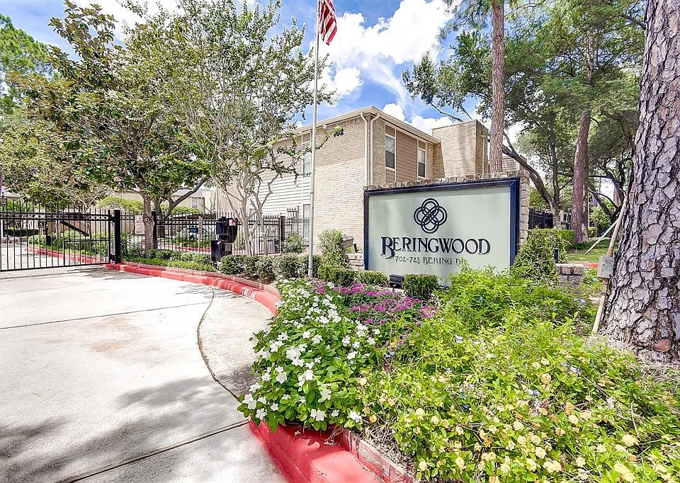 Beringwood is a gated community in the Galleria area.