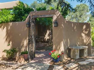 218 Sombrio Dr, Santa Fe, NM 87501