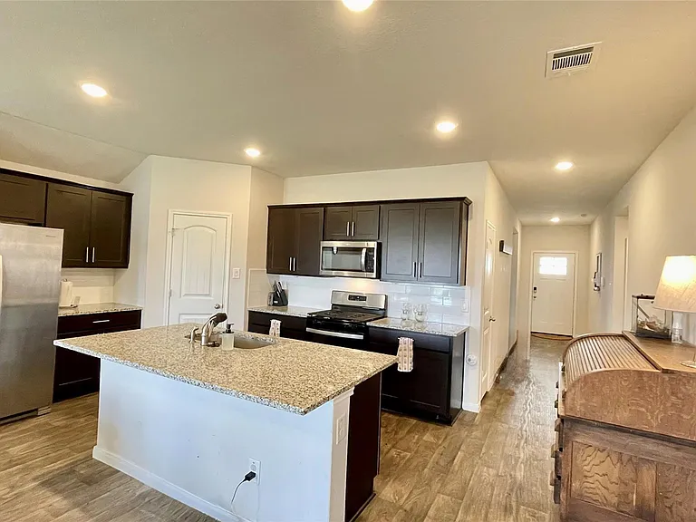 156 Medinah Ln — Photo 4